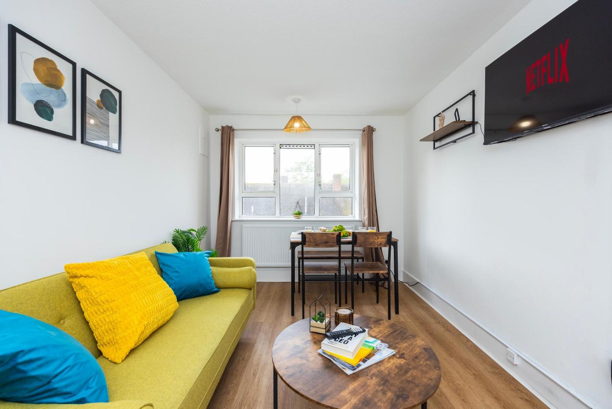 Excel O2 Stunning Large 3 Bedroom Apartment With Balcony ลอนดอน ภายนอก รูปภาพ